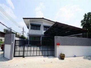 รหัสC5757 ให้เช่าบ้านเดี่ยว 2ชั้น ย่านถนนลาดพร้าว โชคชัย4  ลาดพร้าววังหิน เหมาะทำโฮมออฟฟิศและพักอาศัย
