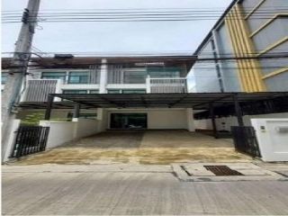 ให้เช่าและขายทาวน์โฮม 3 ชั้น หลังมุม Cozy ซอยนาคนิวาส 24 ลาดพร้าว 71 ใกล้เซ็นทรัลอิสต์วิลล์ ทางด่วนเอกมัย-รามอินทรา
