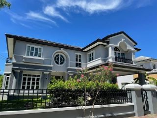 รหัส:  pm186 ขายด่วน บ้าน บ้านลดาวัลย์ เลคโคโรเนียล กาญจนาภิเษก 19000000 B. 4BR4BATHROOM ใหญ่ขนาด 129 ตาราง.วา ใกล้กับ เดอะมอลบางแค ราคาถูกกว่าตลาด