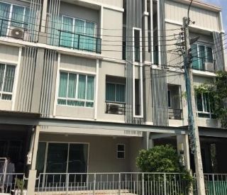 HR 5739 ให้เช่าทาวน์โฮม 3 ชั้น 3 ห้องนอน  พาทิโอ พัฒนาการ38
