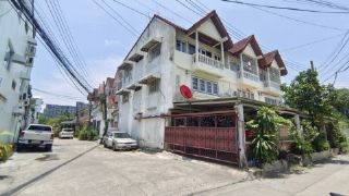 CH853-BH-SE ขายทาวน์เฮ้าส์ 3 ชั้น ขนาด 4 ห้องนอน สุขุมวิท66 ใกล้ BTS