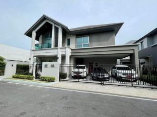 ขายบ้านเดี่ยวหรู 2 ชั้น บางกอก บูเลอวาร์ด ซิกเนเจอร์ ลาดพร้าว-เสรีไทย ซอยเสรีไทย9 เนื้อที่ 100 ตรว 5 นอน 6 น้ำ