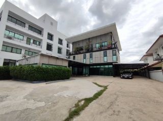 ให้เช่าสำนักงาน office เฉพาะชั้นที่ 3 เนื้อที่ 184 ตรม ซอยรามอินทรา 39 ที่จอดรถ 5-6 คัน ใกล้รถไฟฟ้า ใกล้ทางด่วน