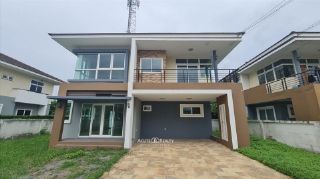 ขายบ้านเดี่ยว 2 ชั้นหลังใหญ่ โครงการ ศิรินรัตน์ หทัยราษฎร์ บนถนนหทัยราษฎร์ พื้นที่กว้างมาก