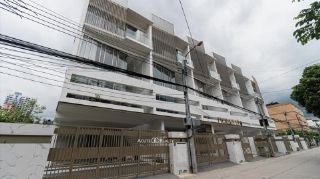 ขายทาวน์โฮมหรู LUXE 35 รัชดา 32/ลาดพร้าว 35 ใกล้รถไฟฟ้าสายสีเหลือง