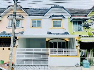ขายทาวน์เฮ้าส์ 2 ชั้น หมู่บ้านมนรดา 2  รีโนเวทใหม่ทั้งหลัง