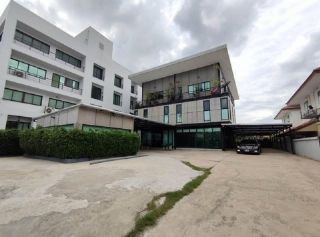 BH2453 ให้เช่าสำนักงาน office เฉพาะชั้นที่ 3 เนื้อที่ 184 ตรม ซอยรามอินทรา 39 ที่จอดรถ 5-6 คัน ใกล้รถไฟฟ้า ใกล้ทางด่วน