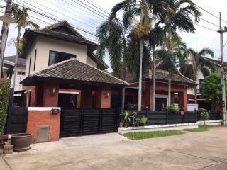 LV52345 ให้เช่า บ้านพูลวิลล่าสไตล์บาหลี หมู่บ้านมัณธารา อยู่เรียบมอเตอร์เวย์ทางลงทางด่วนพัทยา