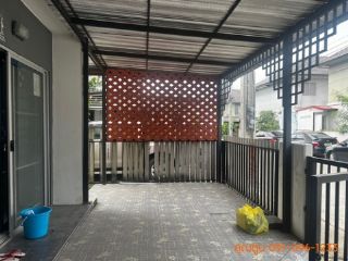 ขายทาวน์เฮ้าส์ 2 ชั้น หลังมุม หมู่บ้าน พฤกษา 105 ฉลองกรุง พื้นที่ 24.3 ตร.ว. 3 ห้องนอน 2 ห้องน้ำ ราคาตลาด