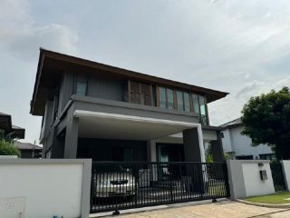 ให้เช่าบ้านเดี่ยว 2ชั้น ถนนพัฒนาการ โครงการบุราสิริ พัฒนาการ 3 ห้องนอน 5 ห้องน้ำ บ้านหรูตกแต่งพร้อมอยู่ ที่จอดรถ 2-4 คัน ใกล้แอร์พอร์ตลิงค์