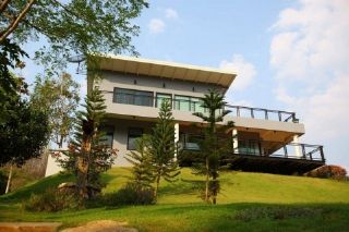 LVGr4250 ขายบ้านพักตากอากาศพร้อมที่ดินเขาใหญ่ ติดน้ำลำตะคอง พร้อมร้านอาหาร