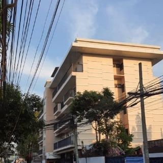 ให้เช่าอาคาร 5 ชั้น ทำเลสุขุมวิท เอกมัย 12 ปรีดี 31 มีลิฟท์ พื้นที่ใช้สอย 2,200 ตรม. เนื้อที่ 215 ตรว จอดรถไดหลายคัน เหมาะทำ สำนักงาน คลีนิค