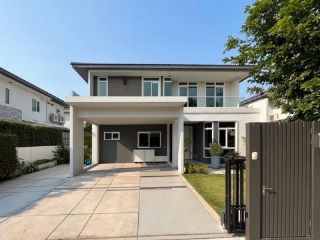 บ้านเดี่ยว 2 ชั้น ถนนบางนา-ตราด กม. 7 โครงการมัณฑนา 2 บางนาตราด กม. 7 ขนาด 4 ห้องนอน 4 ห้องน้ำ พื้นที่ 200 ตรม.เฟอร์นิเจอร์พร้อมอยู่