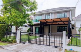 ให้เช่าบ้านเดี่ยว 2 ชั้น ใกล้เมกะบางนา โครงการ ไลฟ์ บางกอก บูเลอวาร์ด วงแหวน – อ่อนนุช 2  พื้นที่ใช้สอย 225 ตร.ม.4 ห้องนอน 3 ห้องน้ำ