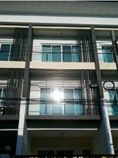 ให้เช่าทาวน์โฮม 3 ชั้น ซอยลาดพร้าว 110 แยก 1 ย่านทาว์อินทาวน์ ขนาด17 ตารางวา 3 ห้องนอน 3 ห้องน้ำ แขวงพลับพลา เขตวังทองหลาง