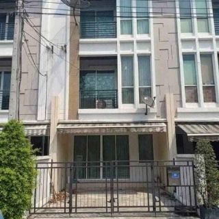 ให้เช่าทาวน์โฮม ใกล้ซีคอนสแควร์​ ศรีนครินทร์ บ้านกลางเมือง S-Sense ศรีนครินทร์ ซอยศรีนครินทร์ 46/1 มี 3 ห้องนอน 3 ห้องน้ำ พื้นที่ 180 ตรม.