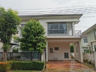 ให้เช่าบ้านเดี่ยว ซ.อ่อนนุช 80 หมู่บ้านเพอร์เฟค เพลส พัฒนาการ-ศรีนครินทร์  พื้นที่ใช้สอยประมาณ 160 ตรม. 2 ห้องนอน 1 ห้องทำงาน 3 ห้องน้ำ