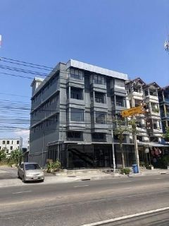 ให้เช่าอาคารพาณิชย์ 4 ชั้น 3 คูหาทะลุกัน ติดถนนลาดปลาเค้า ติดถนนใหญ่  ที่ดิน 1 ไร่  4 ห้องนอน 5 ห้องน้ำ ที่จอดรถ 20 คัน