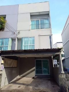 WW162 ขาย ทาวน์โฮม ในโครงการพาทิโอ พัฒนาการ 38 (Patio Phatthanakan 38) , บ้านหลังมุม