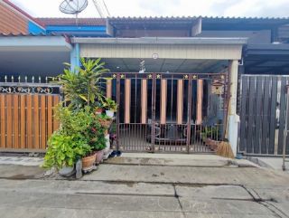 ขายทาวน์เฮ้าส์ ม บ้านเรวดี 3 เรวดี 57 ตลาดขวัญ นนทบุรี 18 ตรว 2 นอน 2 น้ำ 1.79 ล้าน