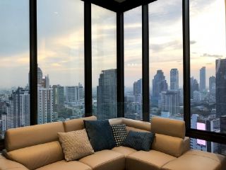For rent Ashton Silom ชั้นสูง วิวสวย เฟอร์นิเจอร์ครบ พร้อมเข้าอยู่ LH-RW3582