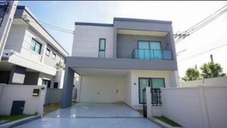 ขายบ้านเดี่ยวหลังมุม โครงการเซ็นโทรบางนา ติดเมกาบางนา ใกล้โรงเรียนราชวินิตบางแก้ว โรงเรียนนานาชาติคอนคอร์เดียน