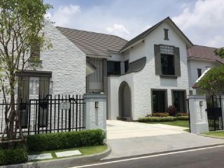 LV52496 ขาย บ้านเดี่ยว Grand Bangkok Boulevard สุขุมวิท อัครสถานหรูสไตล์ English Craftsman