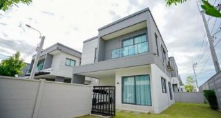 LV52508 ขาย บ้านเดี่ยว เซนโทร บางนา Centro Bangna ทำเลติด Mega บางนา