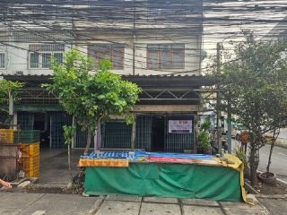ขายอาคารพาณิชย์​ 3 ชั้นพร้อมชั้นลอย, 2 ห้องหัวมุม พร้อมโกดังเก็บของด้านหลัง  อาคารหันหน้าทางทิศเหนือ , มีที่จอดรถด้านหน้า จอดได้ 2-3 คัน