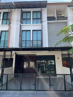 LV52634 ให้เช่า ทาวน์โฮม 3 ชั้น  Areeya Mandarina  Sukumvit77 (อารียาแมนดารีน่า สุขุมวิท77) ติดถนนอ่อนนุช