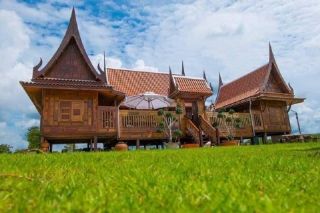 LV52804 ขาย กิจการรีสอร์ต พร้อมบ้านทรงไทยและ อาคารอเนกประสงค์ ใกล้ชายหาดสวนสนระยอง