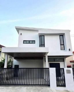 HS 1932 ขายบ้านเดี่ยว 2 ชั้นสร้างใหม่ 50 ตรว. 4 ห้องนอน โครงการบางนาวิลล่า บางนาตราด ซอย 39
