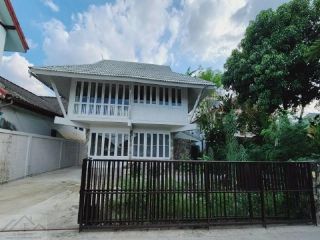 P3305 ให้เช่าบ้าน 2 หลัง เชื่อมกัน 97 ตรว. 4 ห้องนอน รีโนเวทเสร็จใหม่ บ้านทรงสวย เนื้อที่กว้าง นวมินทร์ 40