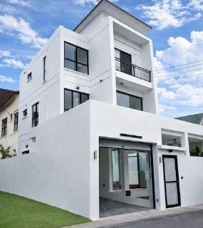 ขายบ้านเดี่ยวใหม่ 3 ชั้นหลังมุม 5 ห้องนอน สไตล์ Minimal Luxury ลาดพร้าว 94 ทาวน์อินทาวน์ ใกล้ทางด่วน ใกล้เลียบด่วน