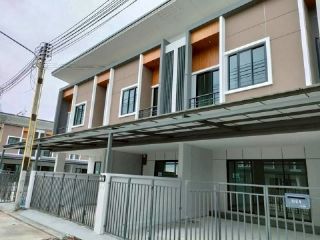 ให้เช่าบ้านใหม่ พร้อมเฟอร์นิเจอร์ สุขุมวิท-บางแสน พร้อมวิวด้านหลังบ้านหลักล้าน บรรยายกาศดี
