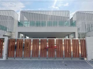 บ้านเช่าพร้อมสระว่ายน้ำส่วนตัว หรูสไตล์ luxuryมีระบบความปลอดภัยสูง
