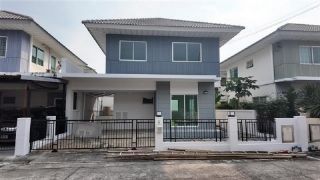 ขายบ้านแฝด 2 ชั้น โครงการ เดอะวิลล่า รัตนาธิเบศร์  อำเภอปากเกร็ด นนทบุรี