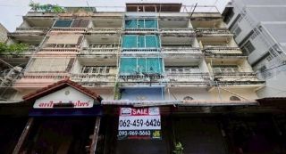 อาคารพาณิชย์ 4.5 ชั้น หมู่บ้านยัวร์เฮ้าส์ บางกรวย-ไทรน้อย เหมาะอยู่อาศัยและทำการค้า