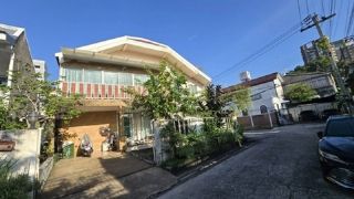 TOWNHOUSE - 61 ตาราง.วา 3ห้องนอน   ทำเลทอง