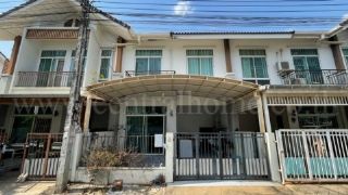 ลดด่วน ทาวน์เฮ้าส์ บ้านเปี่ยมสุข รัตนาธิเบศร์ - วัดสวนแก้ว หน้าบ้านไม่ชนใคร