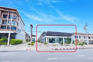 คลีนิคความงาม ร้านนวด หทัยราษฎร์ ติดถนนสามวา 80ตร.ว.เมกาโฮม มีนบุรี 1 กม. โฮมออฟฟิศ 4ห้อง 250ตรม. หน้าหมู่บ้านหรูนับ10,000หลัง