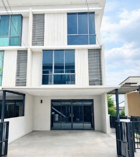 พร้อมเฟอร์ฯ ใกล้สวนสยาม 1.3 กม. สวนสยาม-เสรีไทย75-83  คฤหาสน์แนวตั้ง ทาวน์โฮมหรู 3 ชั้น หลังมุม 3-4นอน 3 น้ำ 30ตร.ว. 360 ตร.ม.