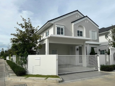 BH4464 ให้เช่าและขายบ้านเดี่ยวแปลงมุม ชัยพฤกษ์ บางนา กม.15 บ้านพร้อมเฟอร์นิเจอร์ มีสวนส่วนตัว ใกล้ Mega Bangna