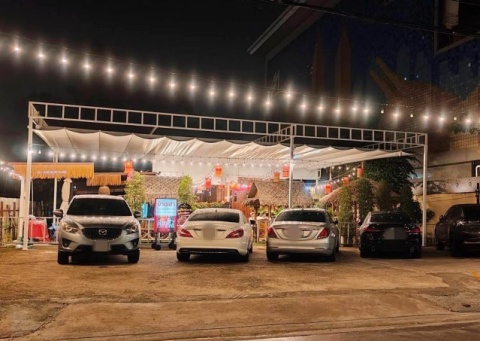 เซ้งร้านอาหาร ย่านเกษตรนวมินทร์ ซอยประเสริฐมนูกิจ 33 มีที่จอดรถหน้าร้าน มีหลังคาผ้าใบเปิด-ปิดอัตโนมัติ