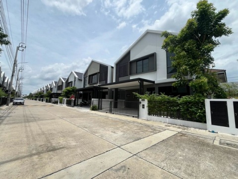 ขาย บ้านแฝดอารมณ์บ้านเดี่ยว ดีไซน์ยุโรปสุดหรู ทำเลสายไหม-พหลโยธิน ในโครงการ Eternity Grove สายไหม-พหลโยธิน