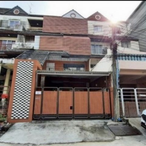 ทาวน์โฮม วราธรวิวล์ พัฒนาการ44 area 31 ตารางวา 0 Ngan 0 ไร่ 5 Bedroom 4 BR 35000 บาท ใกล้กับ เดอะไนน์พระราม9 เดินทางง่าย