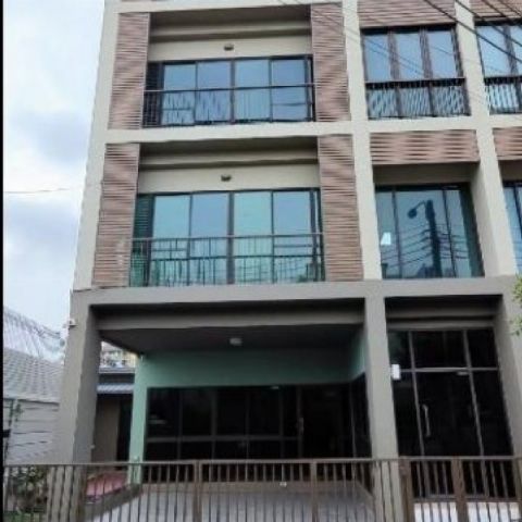 ขายโฮมออฟฟิศ ใกล้ central บางนา โครงการลุมพินี ทาวน์ เรสซิเดนส์ บางนา-ศรีนครินทร์ หลังมุม พื้นที่ 270 ตรม. ห้องนอน 4 ห้อง ห้องน้ำ 4 ห้อง
