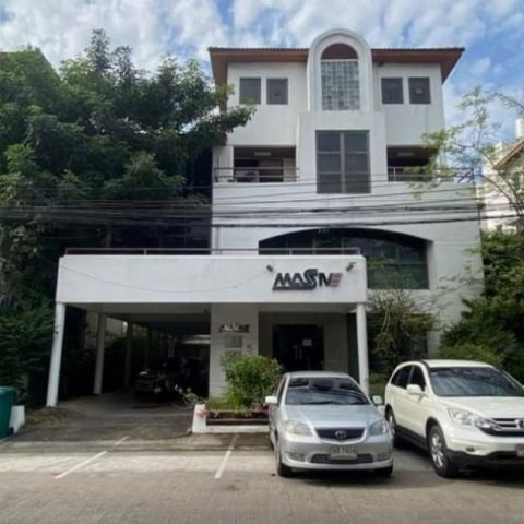 WW210A ขาย โฮมออฟฟิศ 4 ชั้น หมู่บ้านทาวน์อินทาวน์ ถนนทาวน์อินทาวน์ ซอย 3 , โฮมออฟฟิศเขตวังทองหลาง
