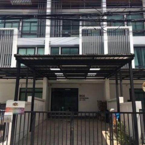 ให้เช่าทาวน์โฮม 3 ชั้น นาคนิวาส 24 ลาดพร้าว โครงการCozy Town Home ลาดพร้าว71 ขนาด 25 ตรว. 3 ห้องนอน 3 ห้องน้ำ แอร์ 4 ตัว