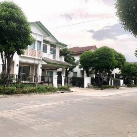 ให้เช่า-ขายบ้านเดี่ยว ใกล้เมกะบางนา หมู่บ้านมัณฑนา อ่อนนุช-วงแหวน 2 บ้านติดถนนเมนโครงการ 3 ห้องนอน 3 ห้องน้ำ  พื้นที่ใช้สอย 200 ตรม.